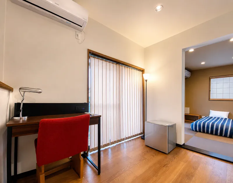 Family Room Thumbnail 5