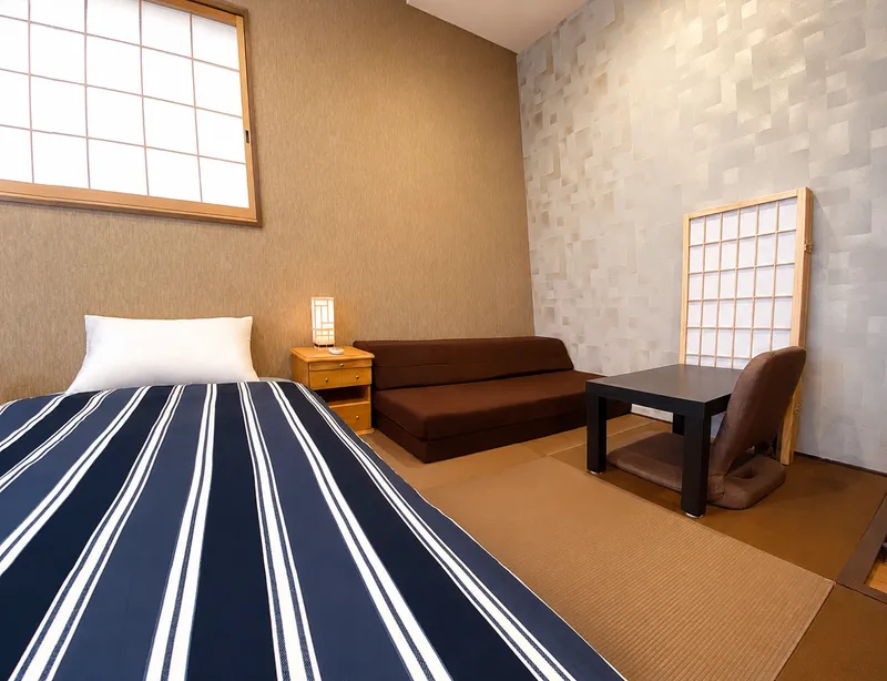Family Room Thumbnail 6